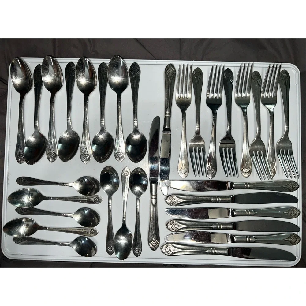Vintage 32 Piece WNK Worthy Noble And  Kent Flatware Set‎ 18/10 Silver Plate Fan